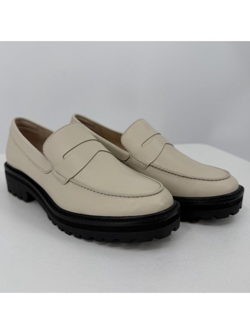 Everlane The Lug Loafer in Parchment/Ivory Leather size 8.5 Women's Chunky Heel